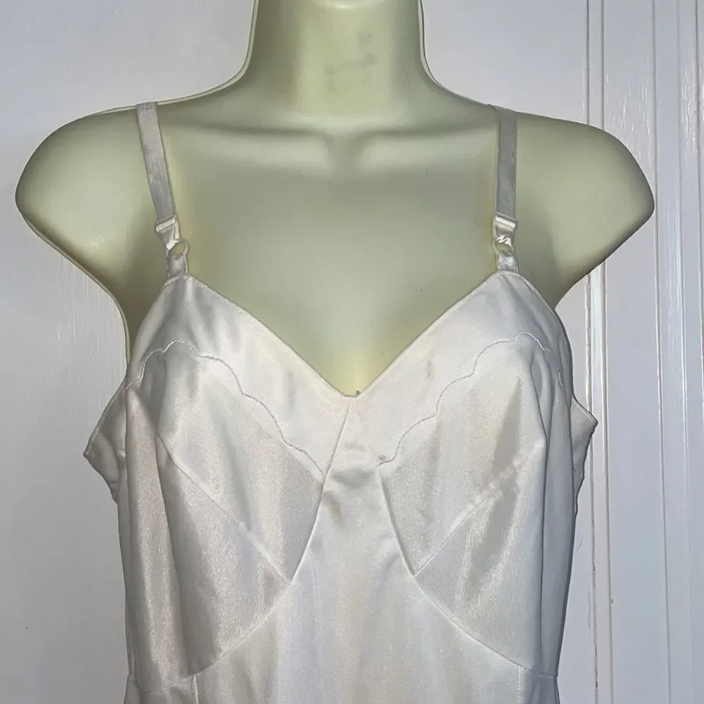 Vtg Sears cream colored nylon full slip - Picture 2 of 7